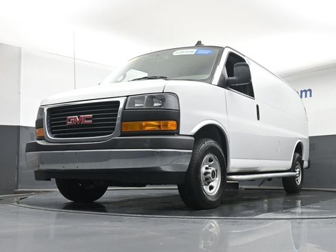 Used 2024 GMC Savana 2500 w/ Driver Convenience Package image 6