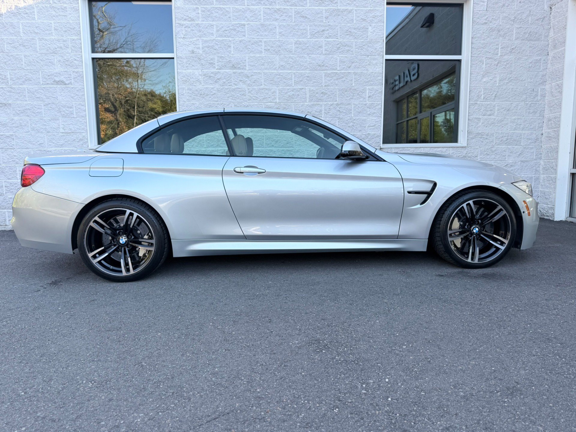Used 2015 BMW M4 Convertible RWD image 54