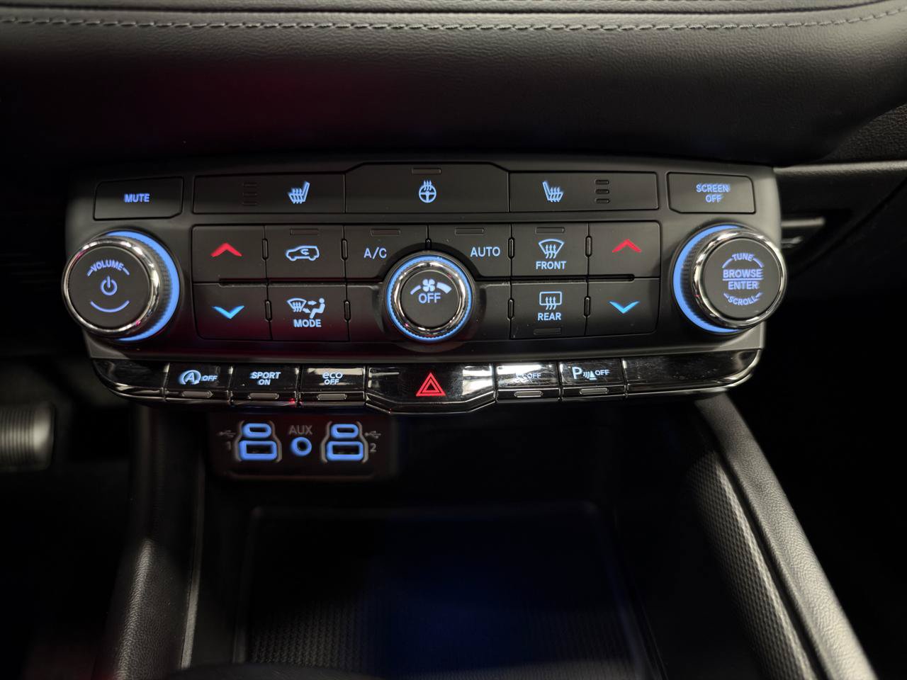 Used 2022 Dodge Durango GT w/ Blacktop Package AWD/4WD image 22