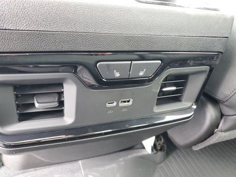 New 2026 GMC Sierra 1500 AT4 w/ Technology Package AWD/4WD image 18