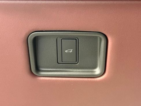 Used 2025 Land Rover Range Rover Autobiography AWD/4WD image 37