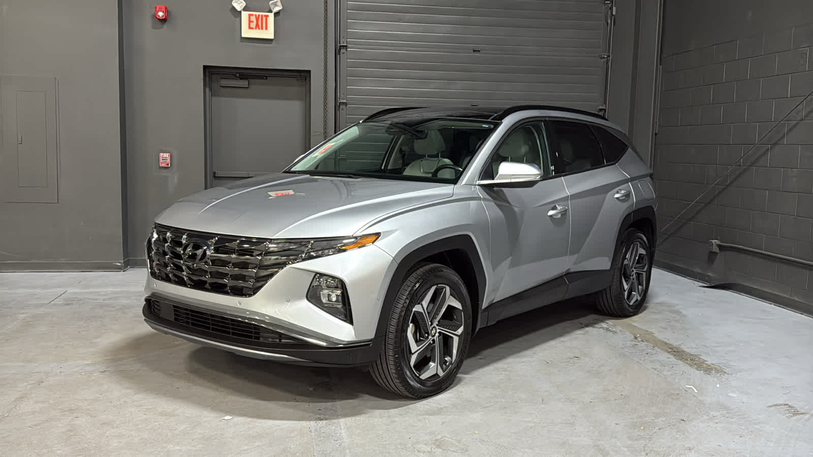 Used 2024 Hyundai Tucson Limited AWD/4WD image 3