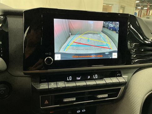 Used 2025 Toyota Camry SE FWD image 21