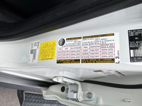 Used 2022 Toyota 4Runner SR5 Premium AWD/4WD image 34