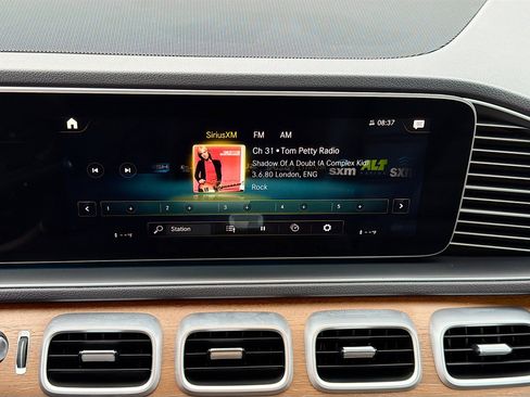 Used 2023 Mercedes-Benz GLE 450 4MATIC image 32