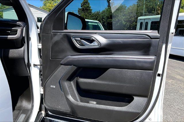 Used 2021 Chevrolet Tahoe RST w/ Luxury Package AWD/4WD image 18