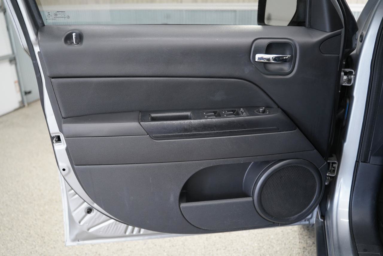 Used 2016 Jeep Patriot Sport w/ Power Value Group FWD image 24