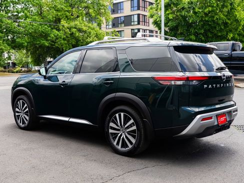 Used 2022 Nissan Pathfinder Platinum w/ Cargo Package AWD/4WD image 4
