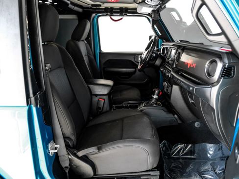 Used 2019 Jeep Wrangler Sport AWD/4WD image 33