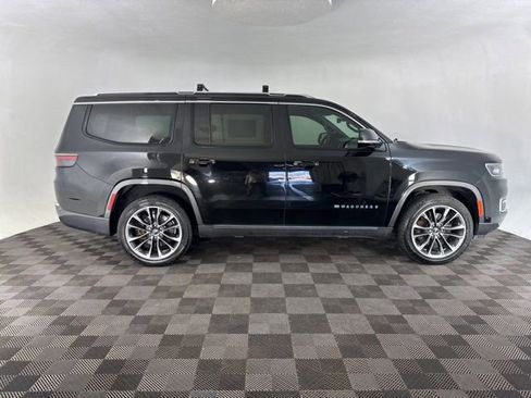 Used 2022 Jeep Wagoneer Series III w/ Premium Group I AWD/4WD image 4