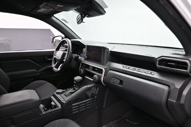 Used 2024 Toyota Tacoma SR AWD/4WD image 29