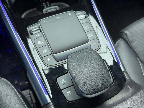 Used 2021 Mercedes-Benz GLB 35 AMG 4MATIC image 33