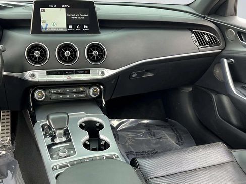 Used 2018 Kia Stinger GT2 image 28
