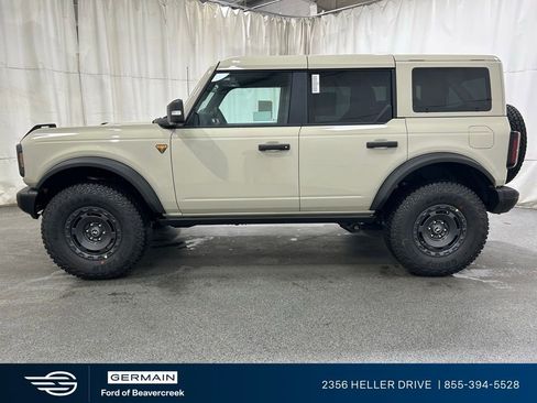 New 2025 Ford Bronco Badlands image 5