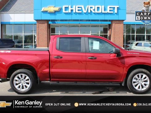 Used 2020 Chevrolet Silverado 1500 Custom w/ Custom Value Package AWD/4WD image 1