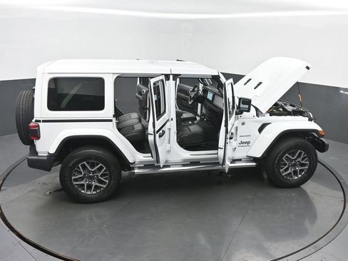 Used 2024 Jeep Wrangler Unlimited Sahara w/ Technology Group AWD/4WD image 68