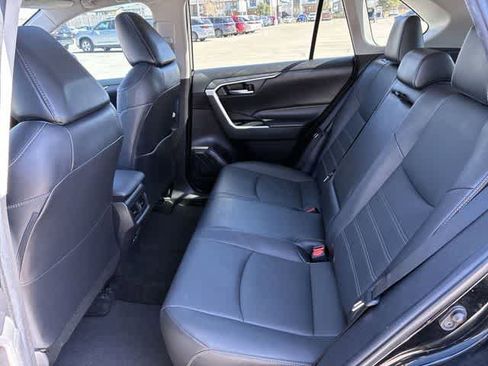 Used 2022 Toyota RAV4 XLE Premium image 21