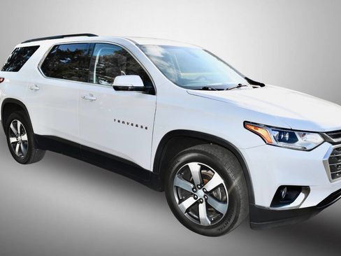 Used 2019 Chevrolet Traverse LT w/ LT Premium Package AWD/4WD image 9