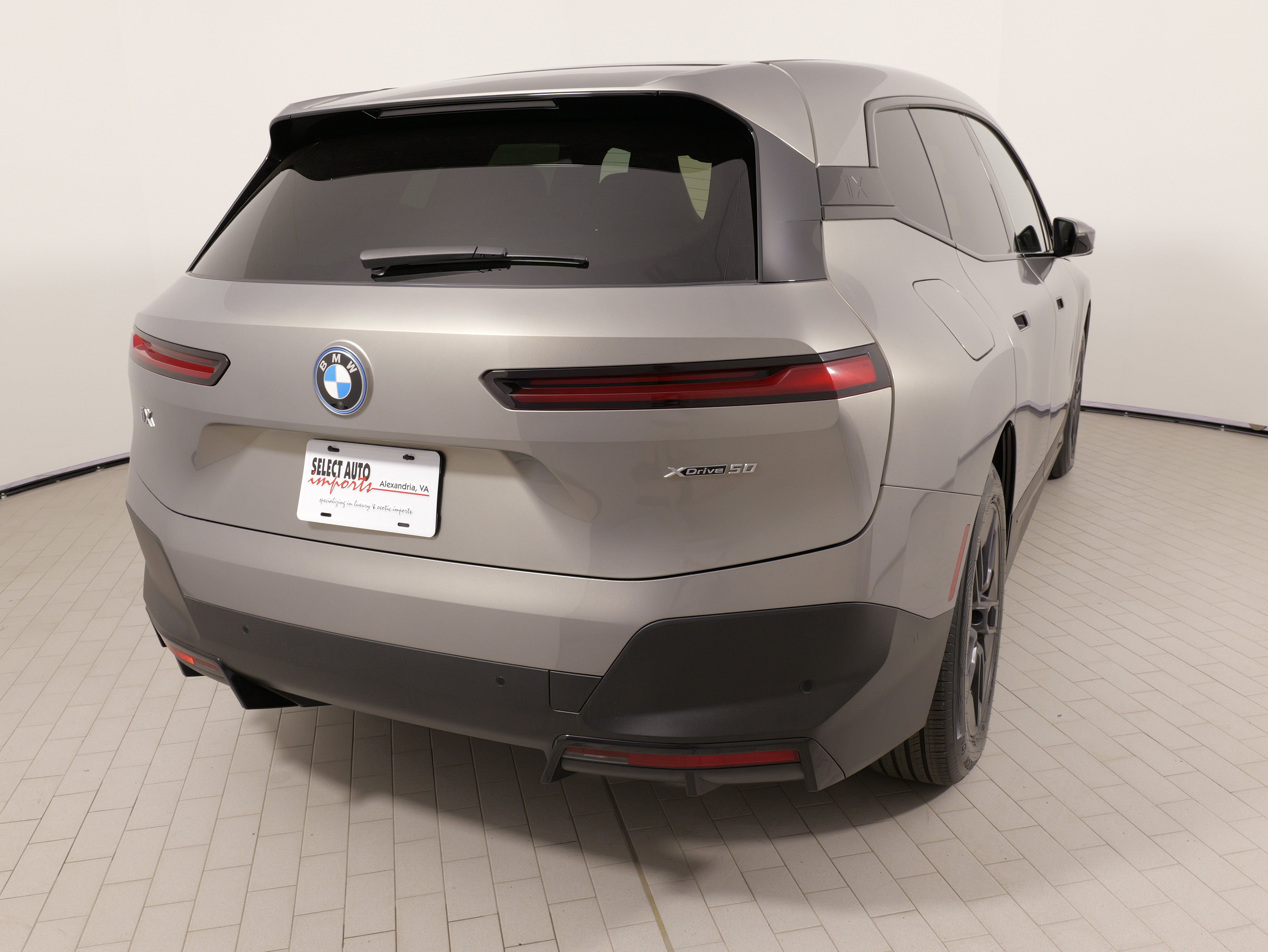 Used 2024 BMW iX xDrive50 AWD/4WD image 13