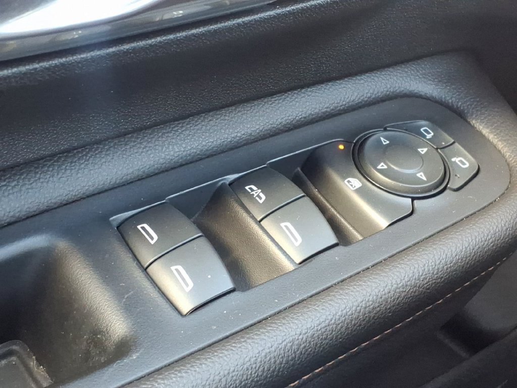 Used 2020 GMC Terrain SLE FWD image 36