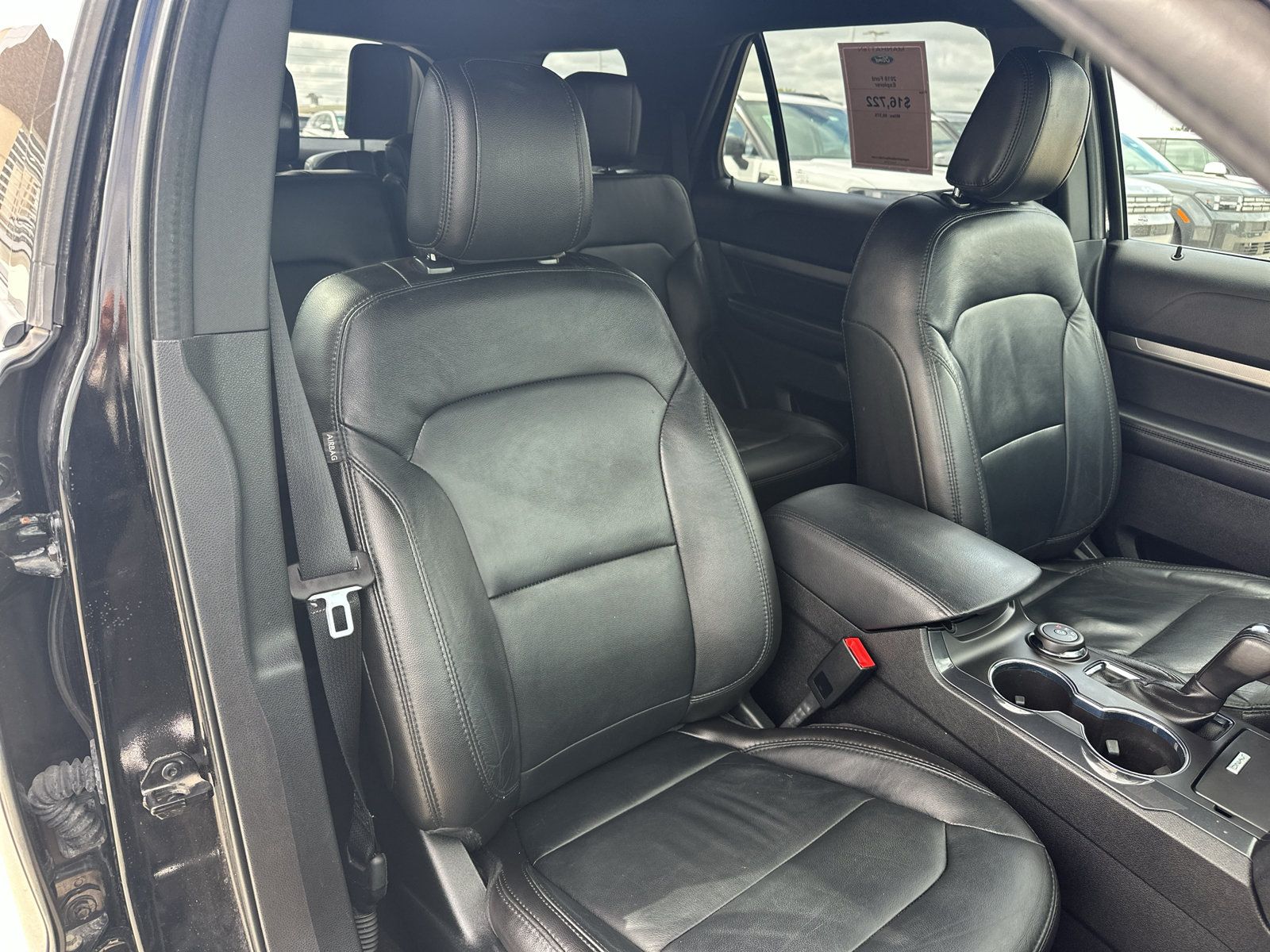 Used 2018 Ford Explorer XLT w/ Equipment Group 202A AWD/4WD image 30