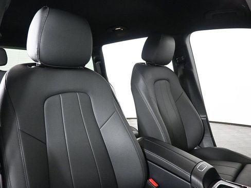 Used 2025 Mercedes-Benz GLB 250 image 21