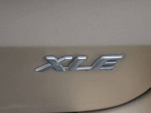 Used 2011 Toyota Sienna XLE w/ XLE Navigation Pkg image 17