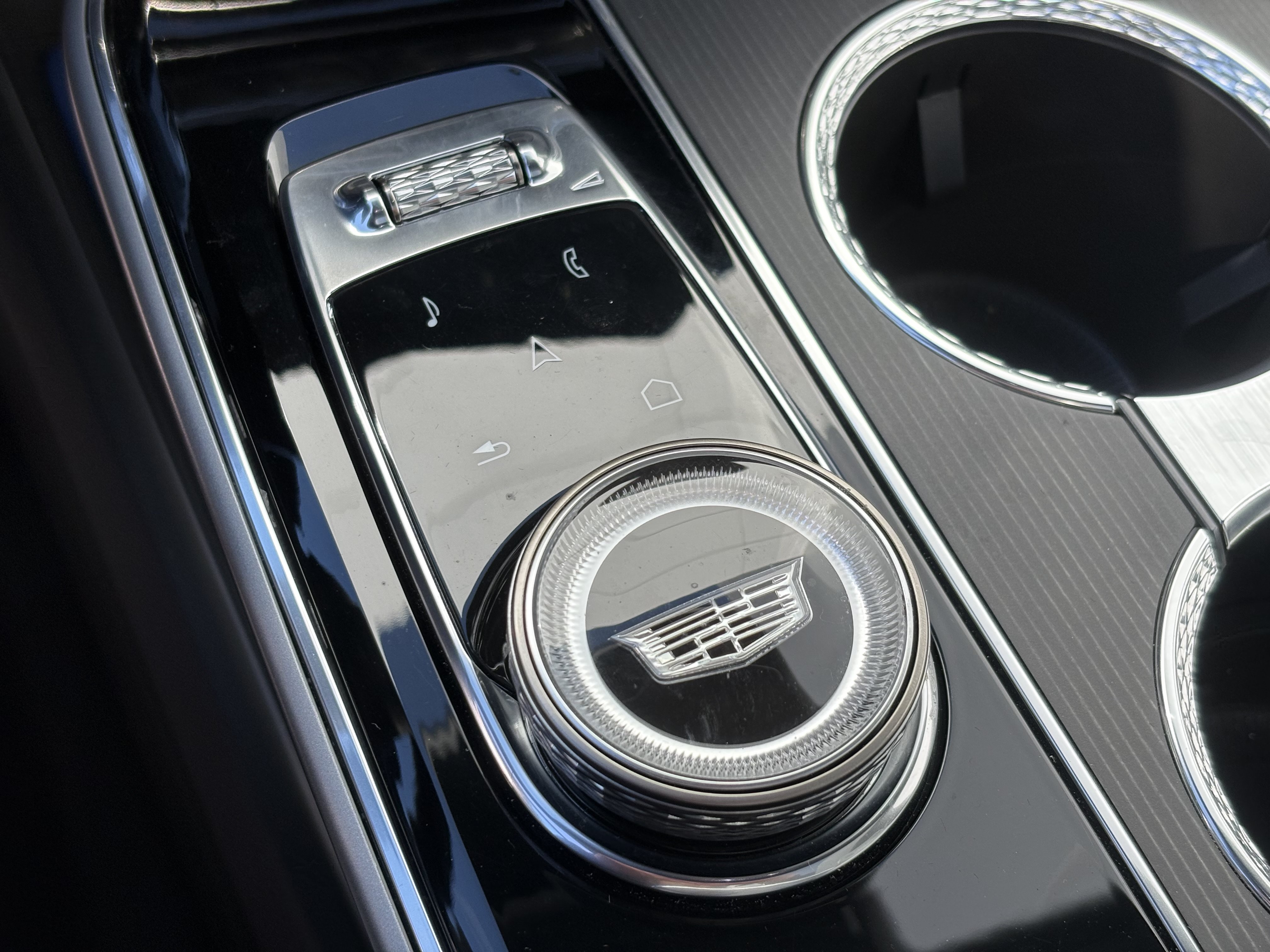 Used 2024 Cadillac Lyriq Luxury AWD/4WD image 27