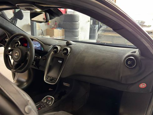 Used 2019 McLaren 600LT RWD image 35