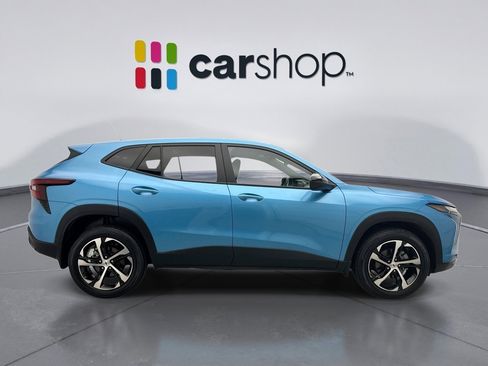 Used 2025 Chevrolet Trax RS w/ Sunroof Package FWD image 6