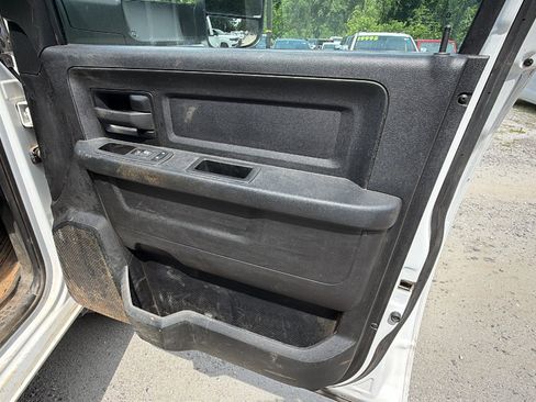 Used 2022 RAM 3500 Tradesman w/ Chrome Appearance Group AWD/4WD image 18