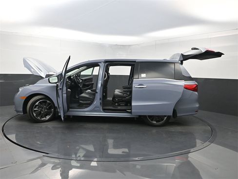Used 2023 Honda Odyssey Elite image 42