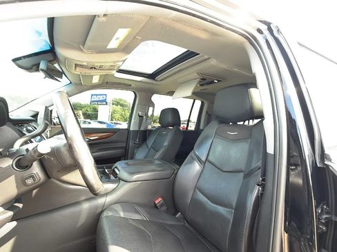 Used 2019 Cadillac Escalade ESV Premium Luxury AWD/4WD image 90