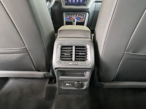 Certified 2023 Volkswagen Tiguan SE w/ Panoramic Sunroof Package FWD image 38