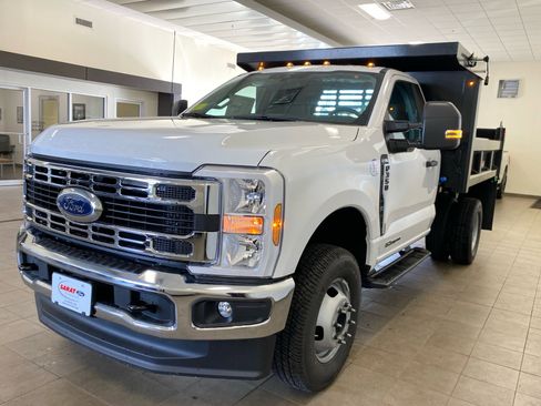 New 2026 Ford F350 XL w/ XL Chrome Package image 4