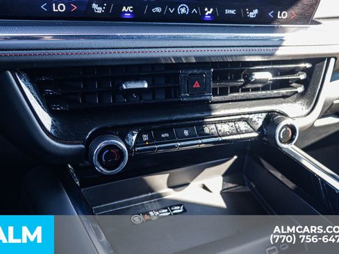 Used 2025 Chevrolet Suburban RST image 47