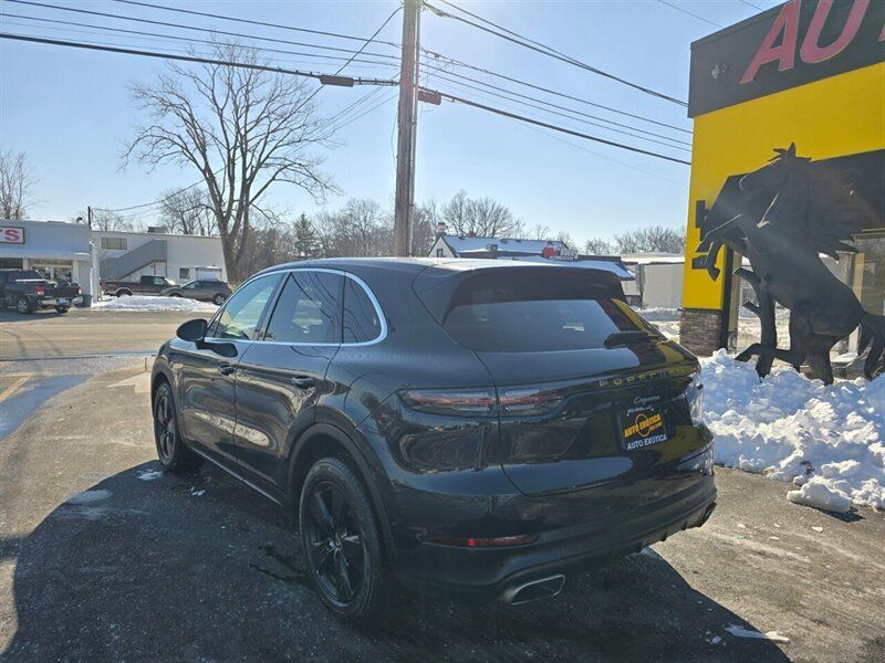 Used 2019 Porsche Cayenne AWD/4WD image 2