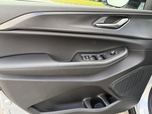 New 2025 Jeep Grand Cherokee Altitude image 10