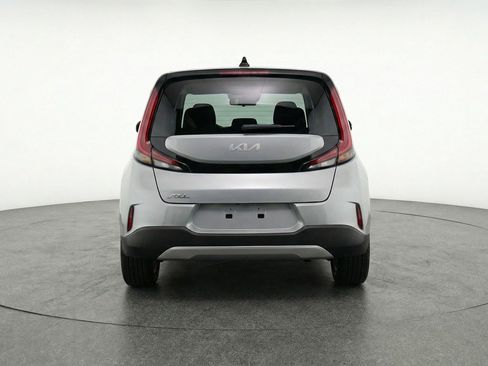 Used 2025 Kia Soul LX w/ LX Technology Package FWD image 6