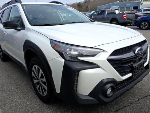 Used 2024 Subaru Outback Premium image 2