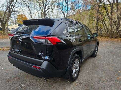 Used 2022 Toyota RAV4 XLE image 8