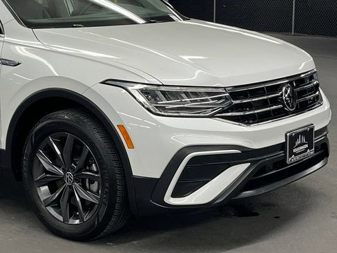 Used 2023 Volkswagen Tiguan SE w/ Panoramic Sunroof Package FWD image 38
