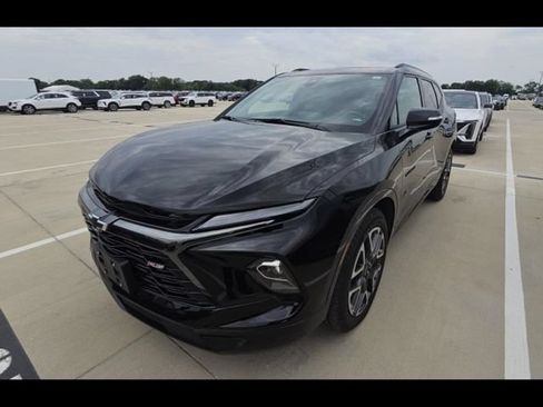 Used 2025 Chevrolet Blazer RS w/ Enhanced Convenience Package AWD/4WD image 3