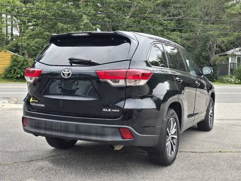 Used 2017 Toyota Highlander XLE w/ Carpet Mat Package AWD/4WD image 8
