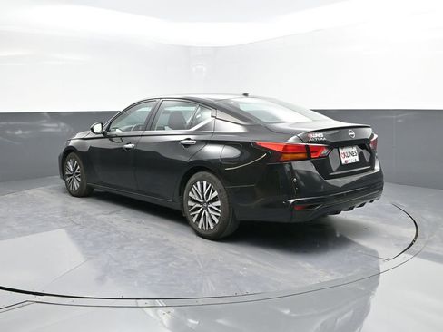 Used 2023 Nissan Altima 2.5 SV image 6
