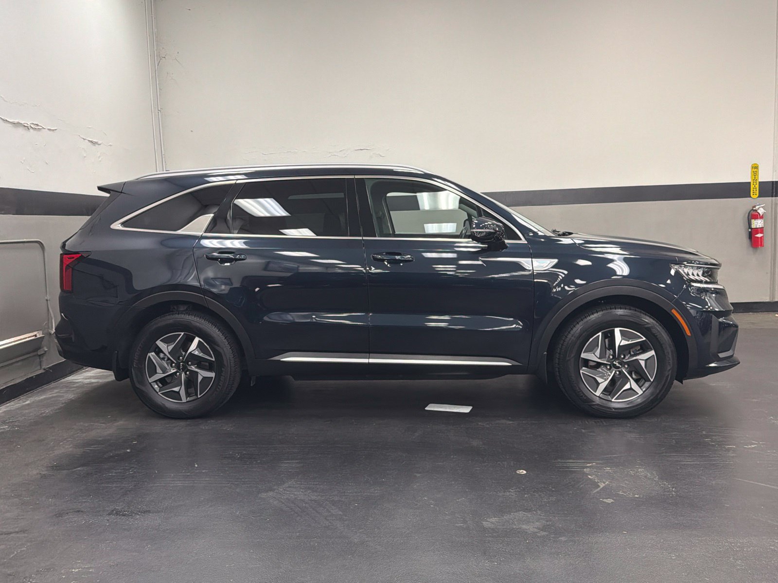 Used 2022 Kia Sorento S FWD image 3