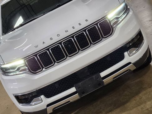 Used 2022 Jeep Wagoneer Series III w/ Premium Group I image 19