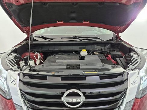 Used 2022 Nissan Pathfinder Platinum AWD/4WD image 40
