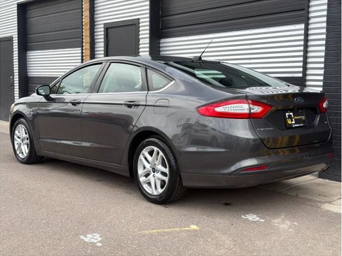 Used 2015 Ford Fusion SE FWD image 7