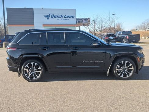 Used 2022 Jeep Grand Cherokee Overland w/ Luxury Tech Group IV image 6